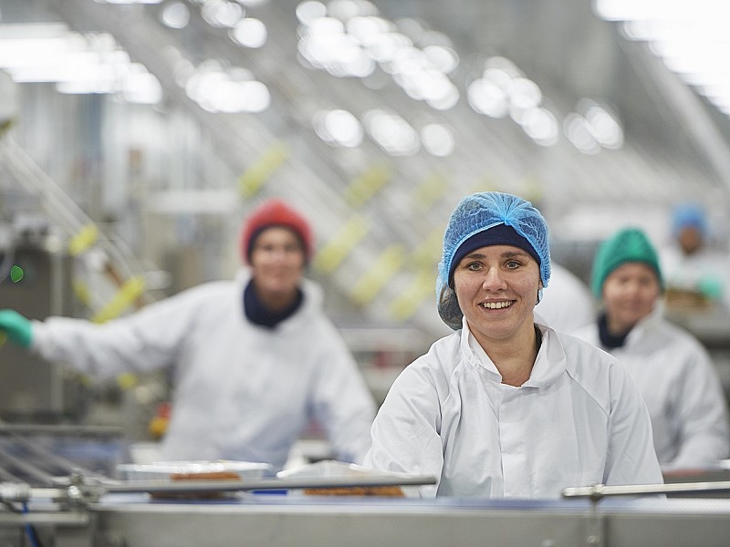 Lachende medewerkers_klein