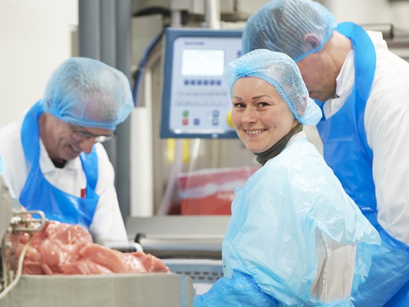 Medewerkers Brandenburg Culinair maken ovenschotels